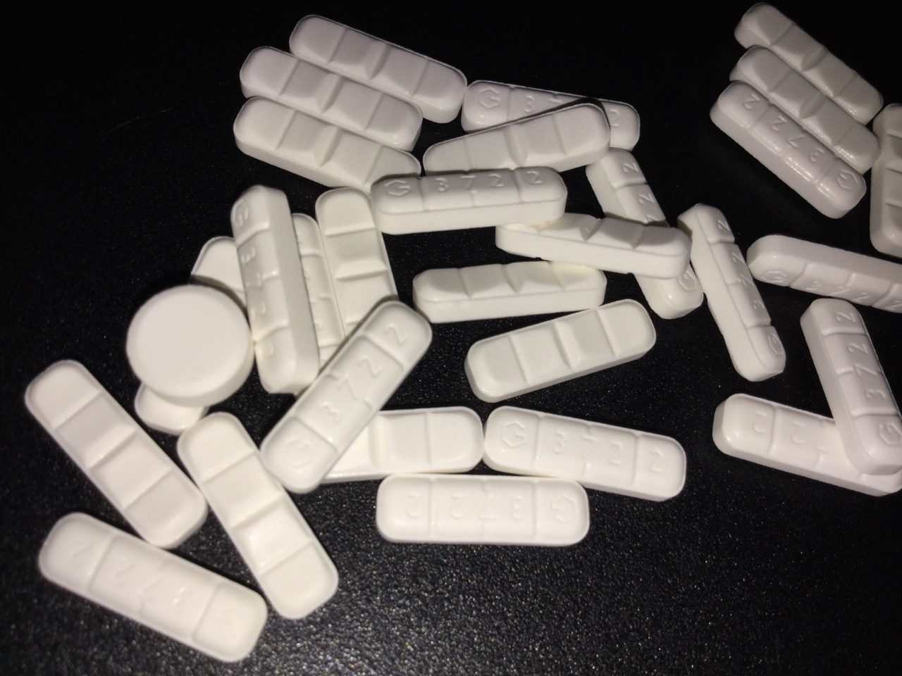 IS IT SAFE TO TAKE AMBIEN WITH PERCOCET