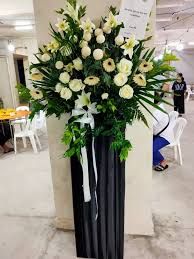 Elegant Funeral Wreaths in Singapore for Condolences