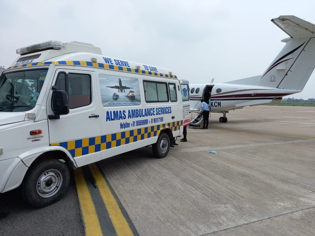 Air Train Ambulance Service from Srinagar to Delhi