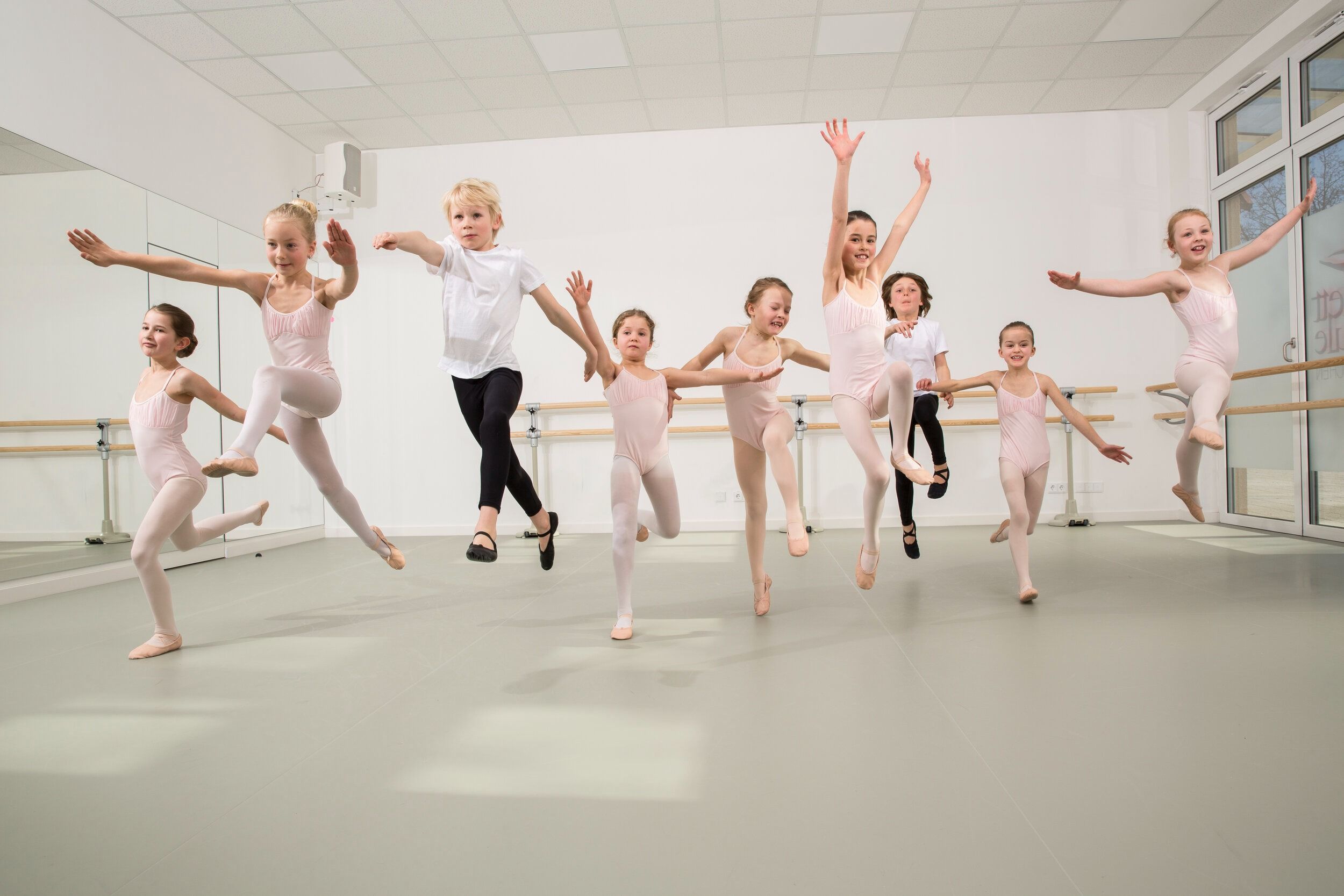 Melden Sie sich jetzt an – Die beste Ballettschule in Frankfurt für Kinder und Erwachsene!