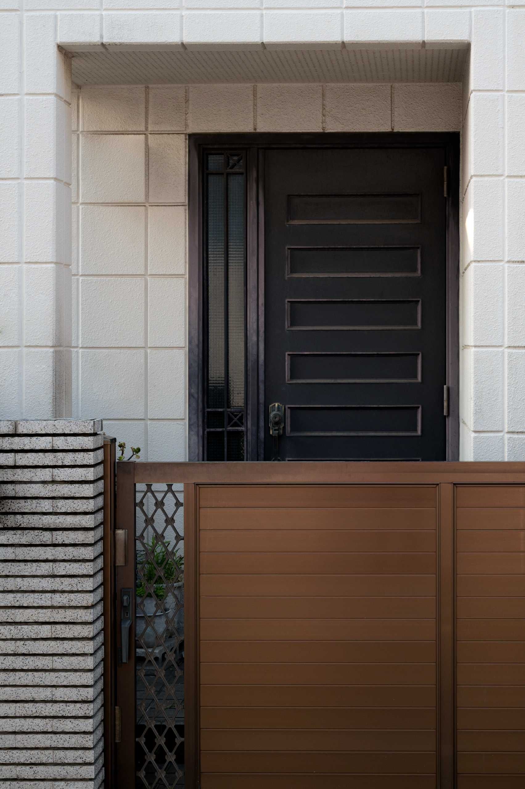  Affordable and Secure HDB Main Doors Available in Singapore 
