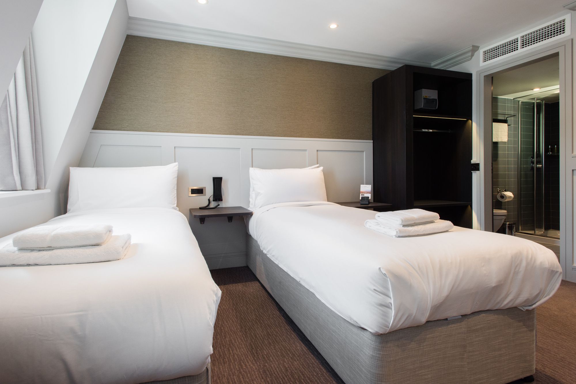 Need Cheap Hotels Near Earls Court London? Check out Mowbray Court Hotel