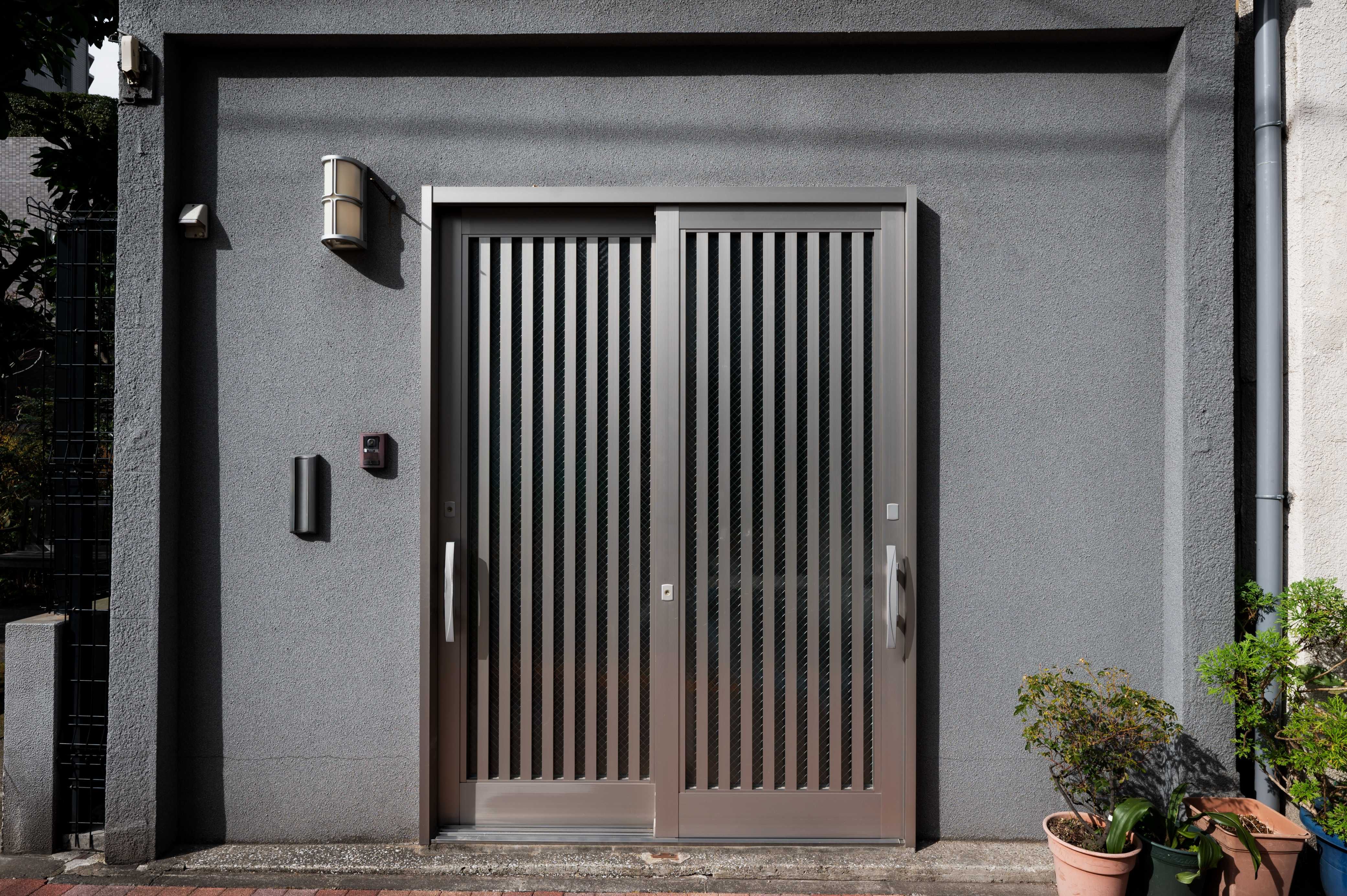 Premium Main Gate Installation & Replacement Services in Singapore 
