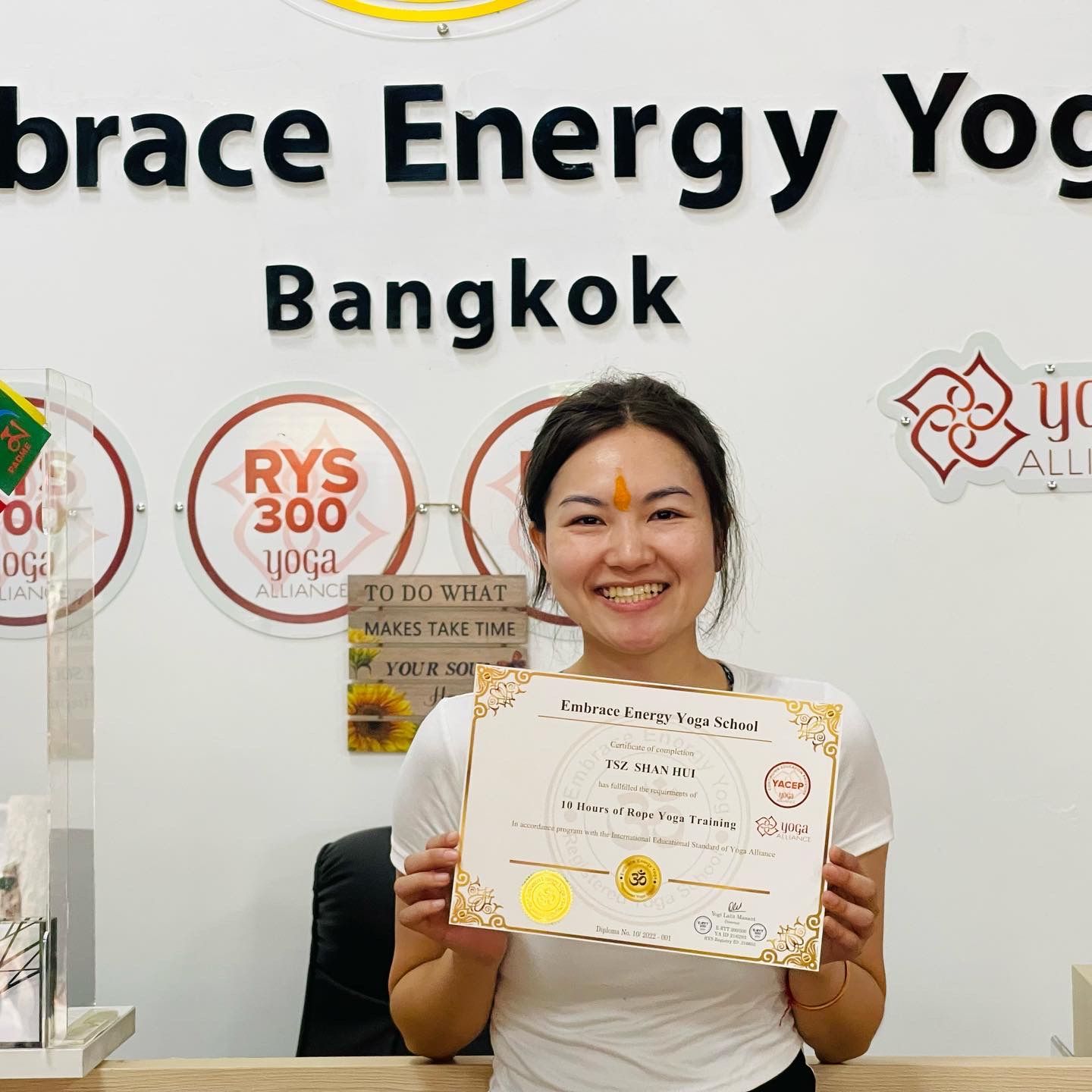 yoga meditation retreat thailand