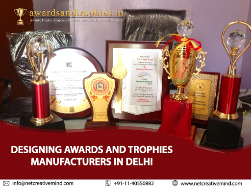 Designing awards and trophies manufacturers in Delhi