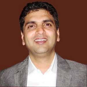 Dr. Arvind Kulkarni Best Laser Spine Surgeon India