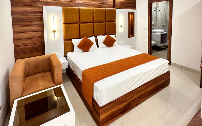 Best Hotel Near Karol Bagh metro station 