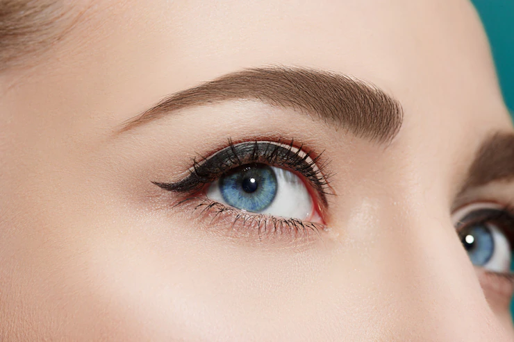 Choose the best clinic for Eyebrow Transplant In Delhi