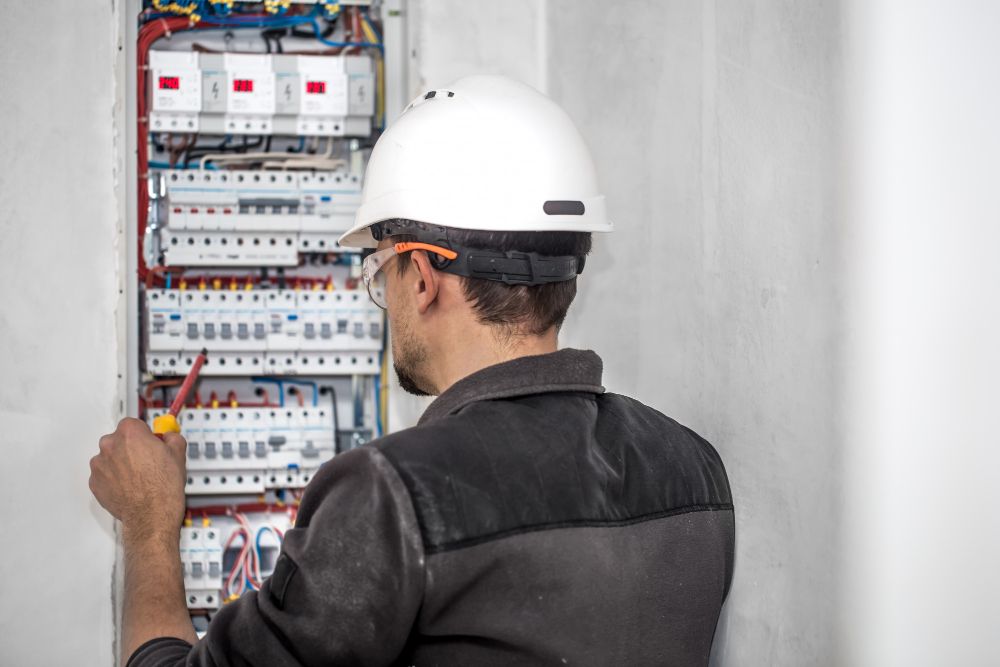 Where do you find a commercial electrician in Dubai?